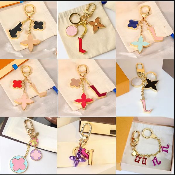 Luxury designers keychains Letters with diamonds designers keychain top Car Key Chain Women Buckle jewelry Keyring Bags Pendant Exquisite Gift 985